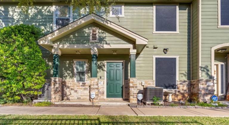 Quaint 2BD2B Condo Fully FurnishedAmazing Patio in Round Rock, TX