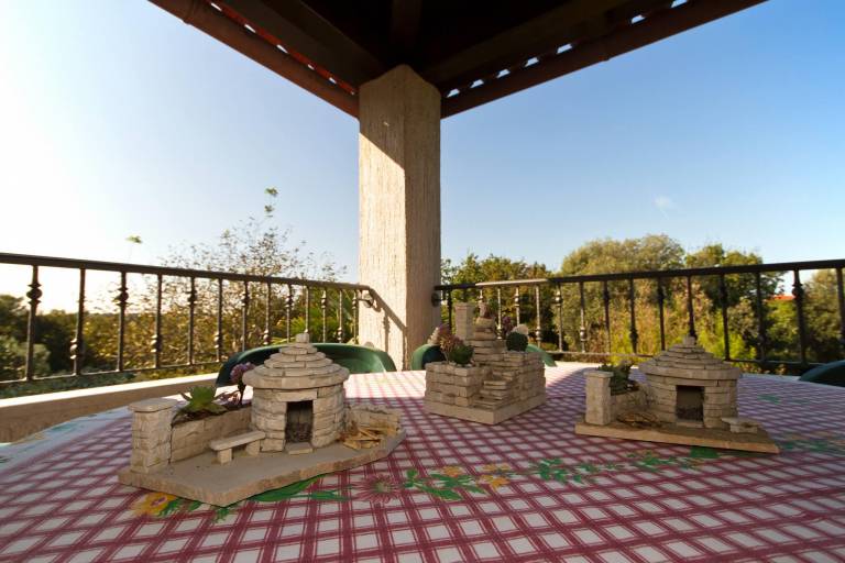 Fully equipped nice apartment with yard, fast internet & patio | Pets allowed — photo 2