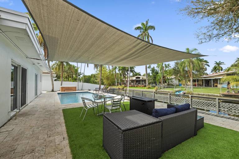 Uhost AI 5BR Escape Pool Hot Tub & Family Fun