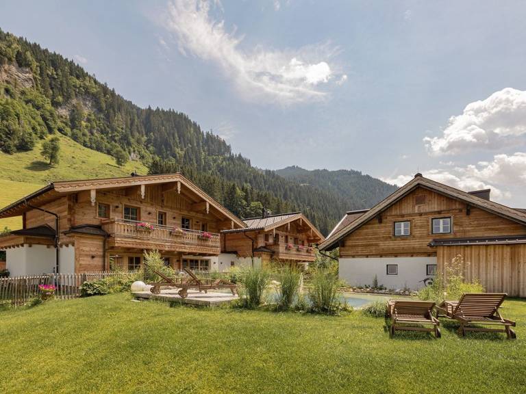 House with yard, patio & pool | Nature view — photo 3