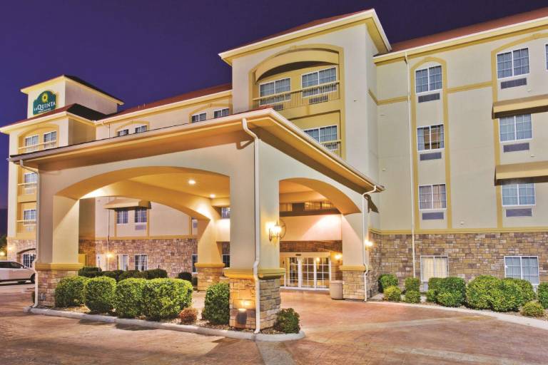 La Quinta Inn & Suites by Wyndham Schertz in Selma, TX