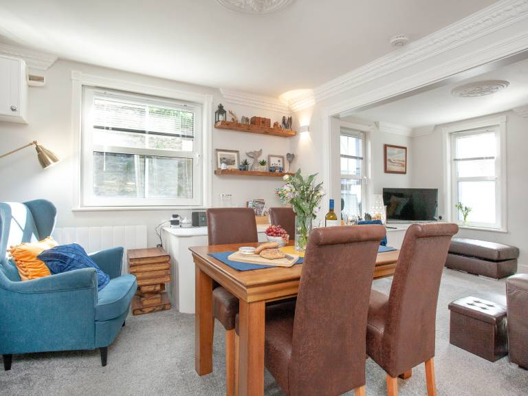 Cottage with terrace | River view — photo 2