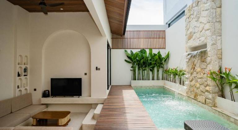 Villa with yard, private pool & terrace | Pet-friendly in Pecatu
