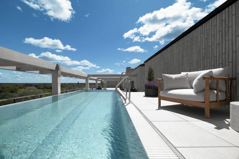 Serviced apartment with sauna, patio & pool — photo 2