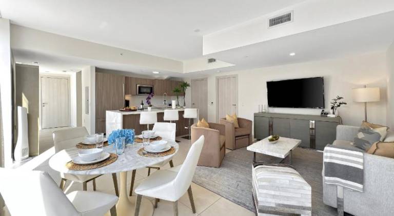 Tiffany Tides - Resort-Style Beach Townhome - Gym, Rooftop Pool and Sauna — photo 3
