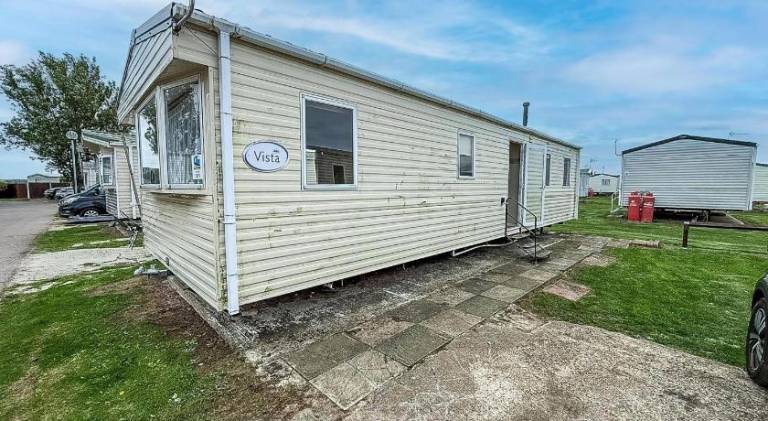 Lovely 8 Berth Caravan At St Osyth Beach Holiday Park Ref 28101G in Clacton-on-Sea