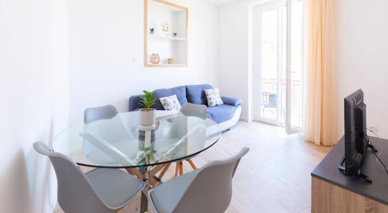 Holiday apartment with terrace in Menton