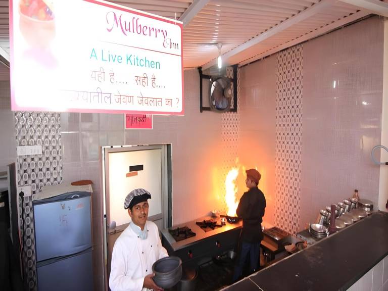 Hotel Mulberry Inn — photo 2