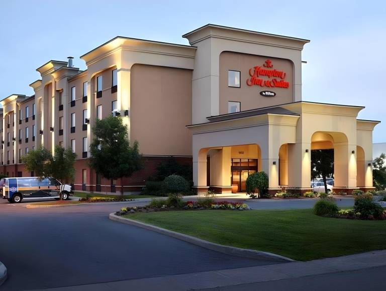 Hampton Inn & Suites by Hilton Montreal-Dorval in Dorval, QC