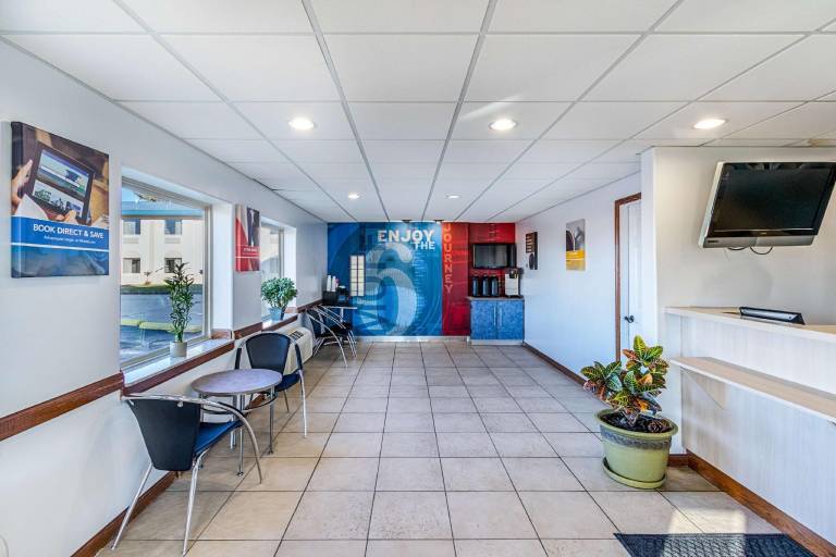 Motel 6 Urbana, IL — photo 2