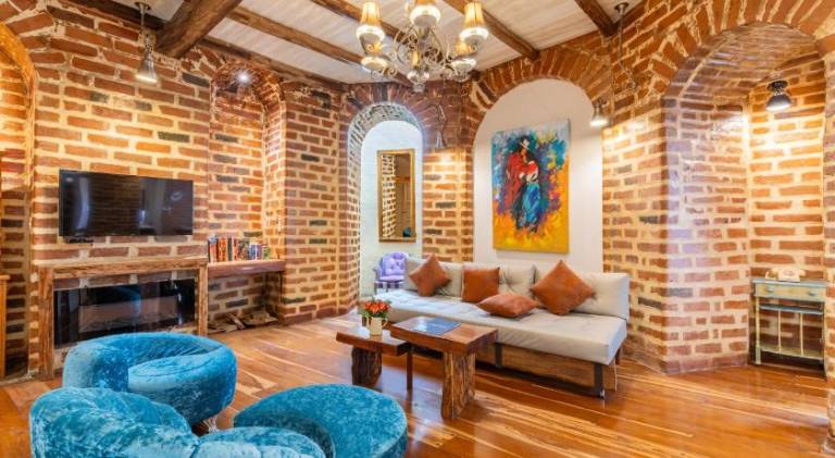 Family-oriented serviced apartment with terrace & hot tub | Pets are welcome — photo 3