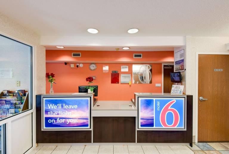 Motel 6 Statesville, NC — photo 5