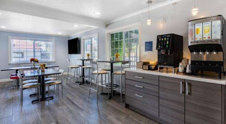 The Orchard Hotel Ukiah Wine Country Free Breakfast, Pool, & Hot Tub — photo 3