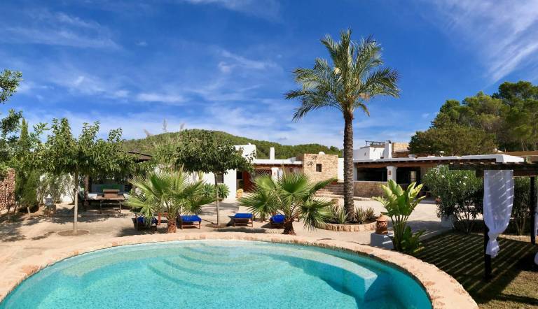 Villa with grill, pool & garden in Sant Josep de sa Talaia