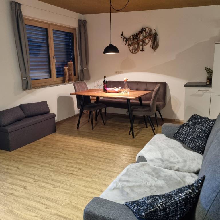 Rental apartment with yard & patio | Garden view — photo 2