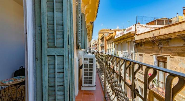 Holiday apartment | Near Casa Milà — photo 2