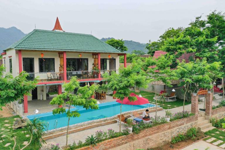 Bungalow with pool, garden & jacuzzi — photo 4