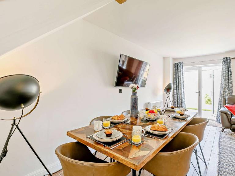 Fully equipped lovely cottage with garden & barbecue | Pets allowed — photo 4