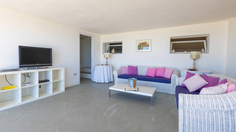 Villa with garden, patio & private pool | Pool view — photo 4