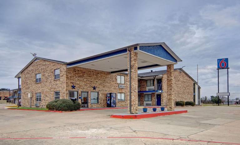 Motel 6 Red Oak TX Dallas