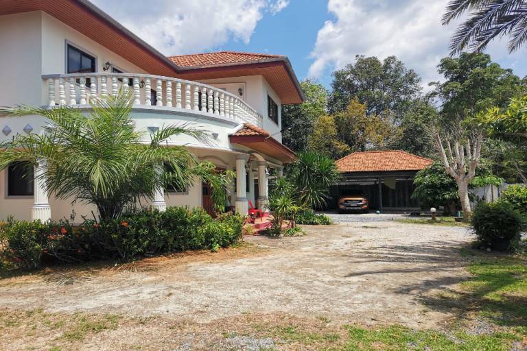 OYO 967 Andathien Pool Villa Aonang — photo 4
