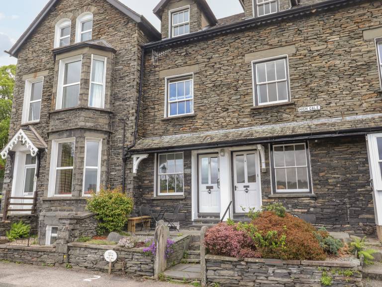 Fully equipped nice cottage with patio & yard | Pets are welcome in Ambleside