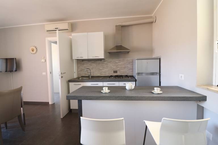 House with patio | City view — photo 3