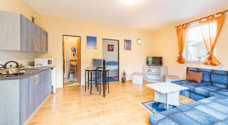 Rental apartment with barbecue & patio — photo 3