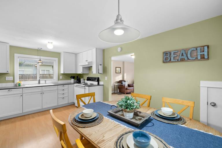 Alpine Coast Cottage — photo 4