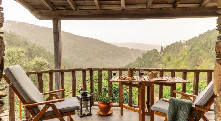 Vacation home with patio & barbecue | Pets are welcome — photo 2
