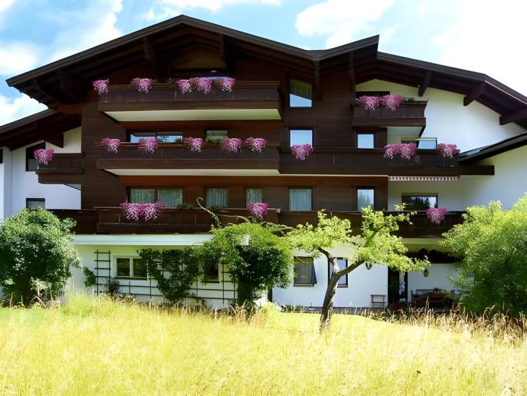 Charming holiday apartment with terrace & garden | Pet-friendly in Altenmarkt im Pongau