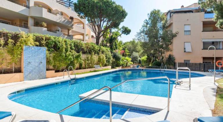Beautiful Apt, 7pax, Jacuzzi, PingPong, 3min beach — photo 3