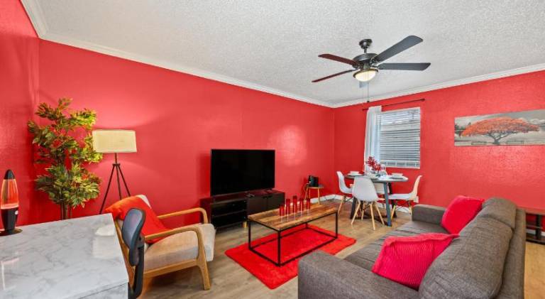 Rental apartment with pool — photo 2
