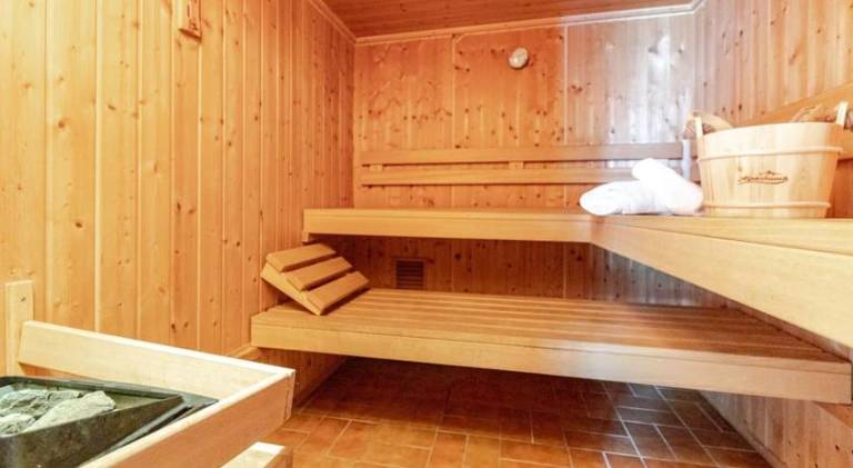 Vacation home with sauna, patio & BBQ — photo 5