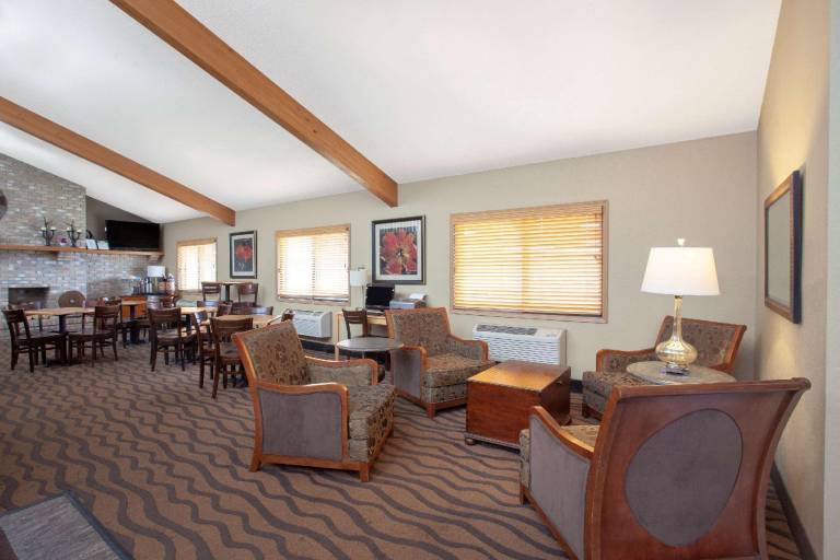 AmericInn by Wyndham Albert Lea — photo 3