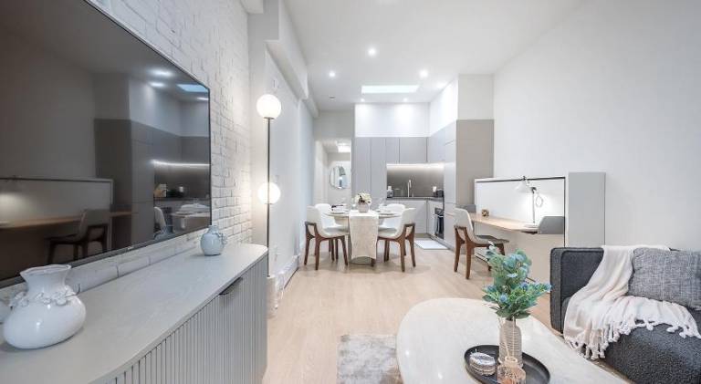 Downtown Core - Ultra Modern 1 Bedroom Apartment — photo 2