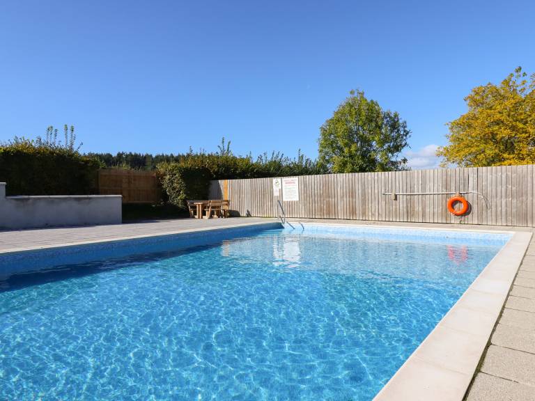 Cottage with pool & garden | Beach view in Newton Abbot