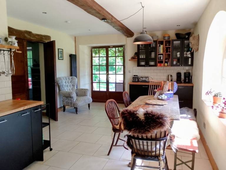 Vacation home with yard, private pool & barbeque | Mountain view — photo 3