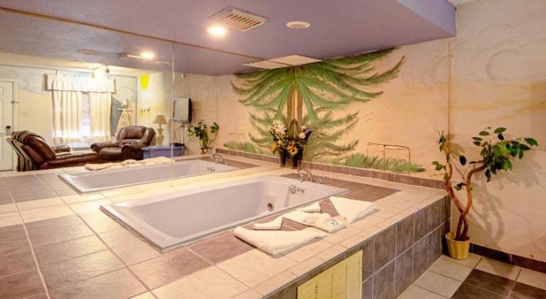 Economy Inn & Suites — photo 3