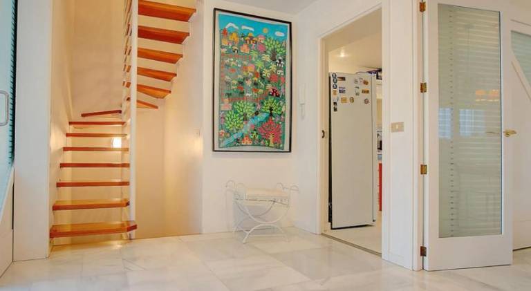 Vacation home with pool — photo 4