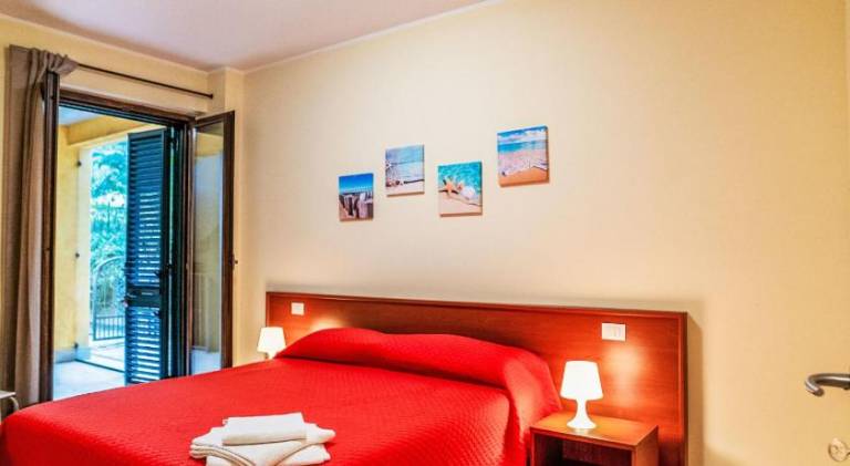 Fully equipped pleasant holiday apartment with patio & pool | Dogs allowed — photo 2