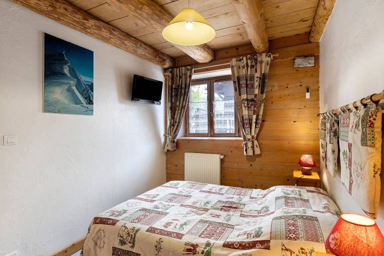 Bed and Breakfast 'La Ferme Du Mont Blanc - Gouter' with Mountain View and Wi-Fi — photo 3