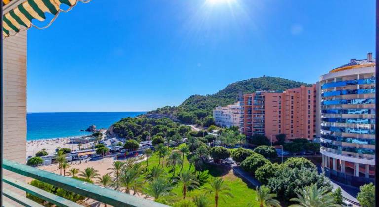 Apartment with pool in Benidorm