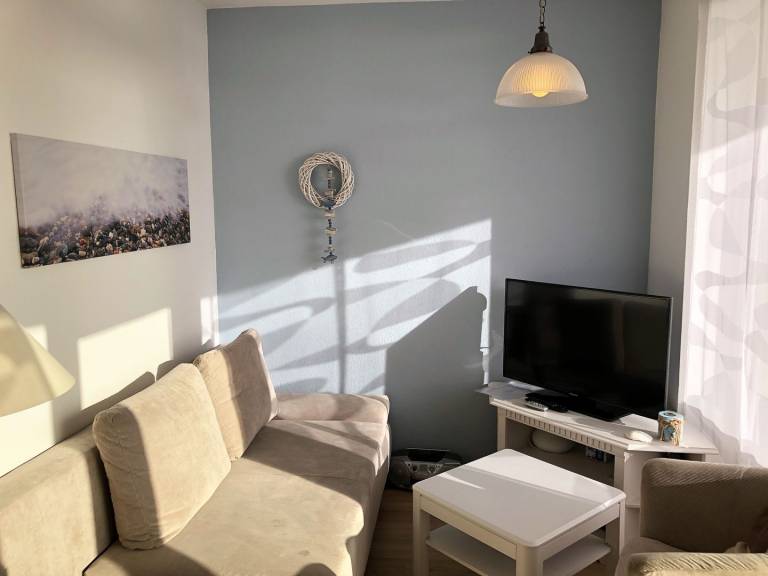 Familienfreundliche 55 qm-Wohnung in der 1. Etage mit Ostbalkon - Blick auf Binnensee, Yachthafen & Altstadt — photo 4