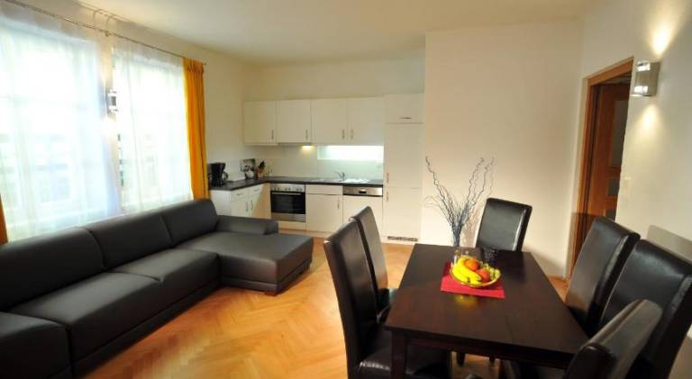Apartment with terrace & yard — photo 5