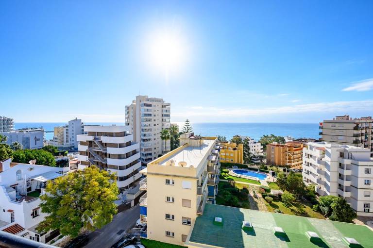 Apartment 'Fantastico Atico Duplex' with Sea View, Wi-Fi and Air Conditioning in Torremolinos