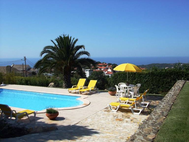 Vacation home with yard, terrace & barbeque — photo 3