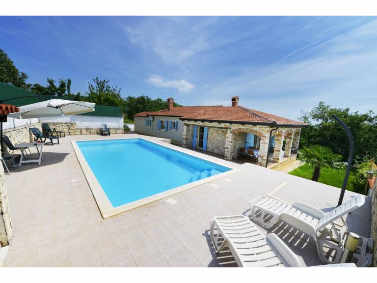 Villa with private pool, barbeque & patio — photo 2