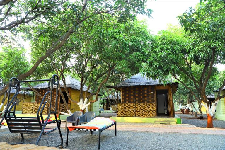Sasangir wilderness camp in Mendarda