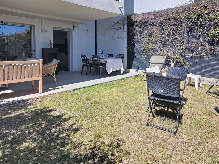 Fully equipped holiday apartment with yard, terrace & pool | Pet-friendly — photo 5